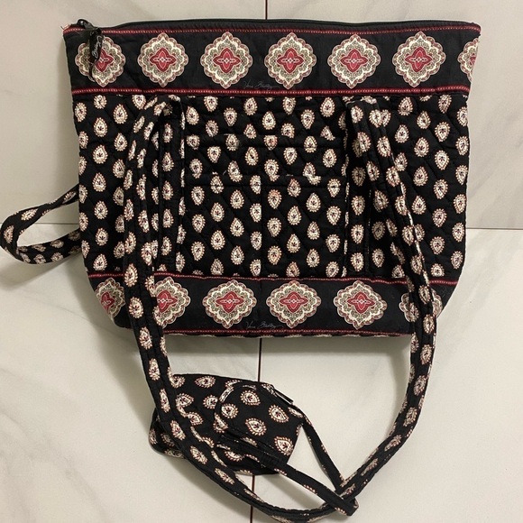 Vera Bradley Handbags - Vera Bradley ‘Classic Black’ tote